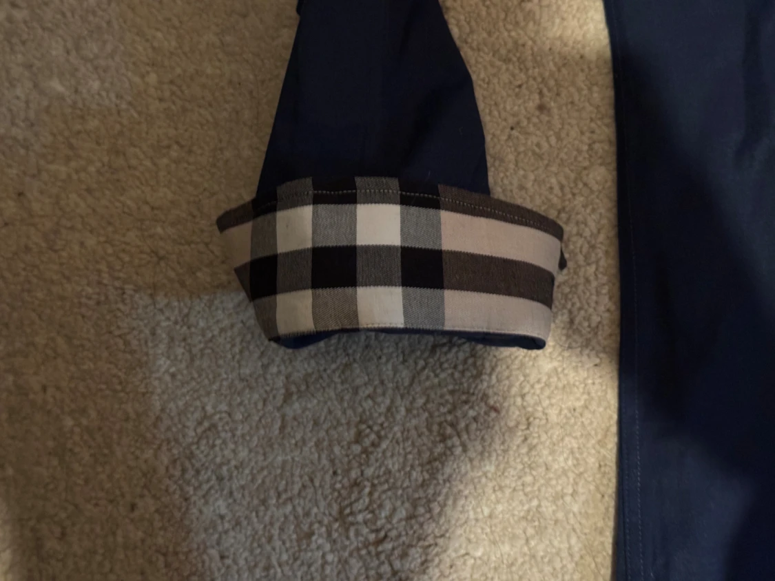 Mörkblå Burberry skjorta med rutig detalj - 2