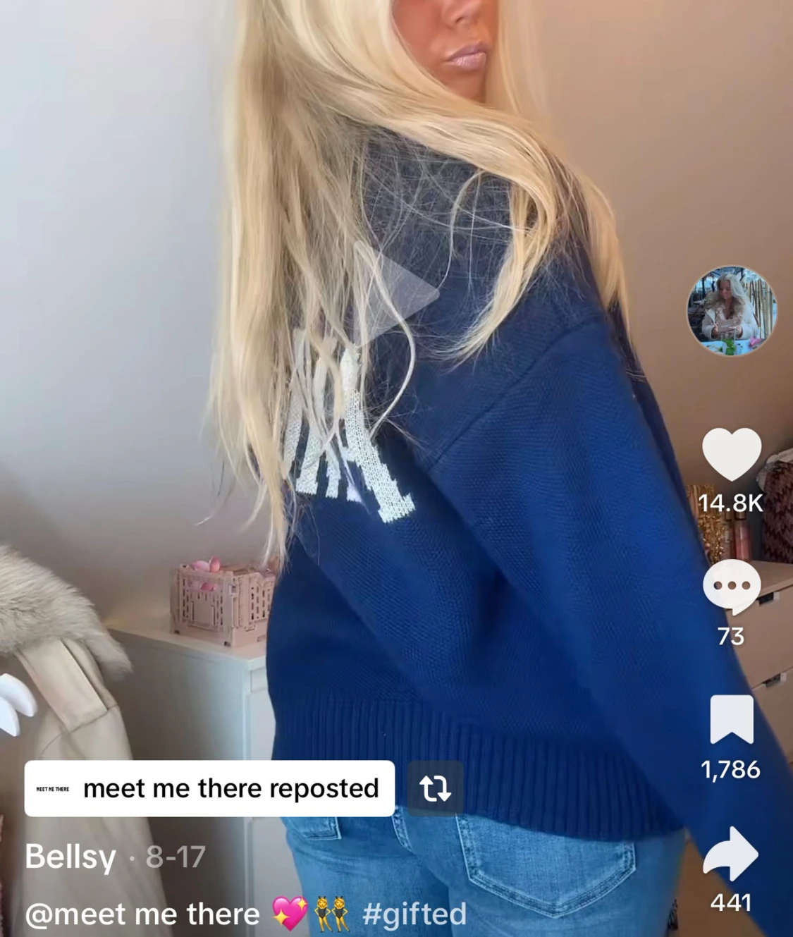 Mörkblå polotröja med AMOUR-tryck - 1