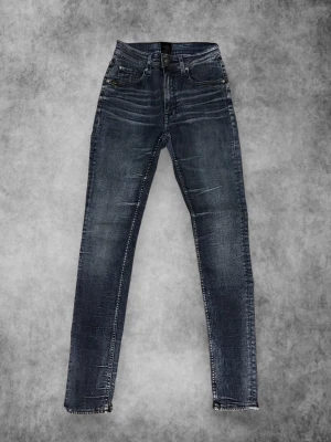 Tiger of Sweden Jeans - Stilrena jeans ifrån Tiger of Sweden - Skick: 8/10 - Storlek: W29 L32 - Nypris: 1499kr - Mitt pris: 279kr - DM vid frågor & funderingar! 🙌🏻