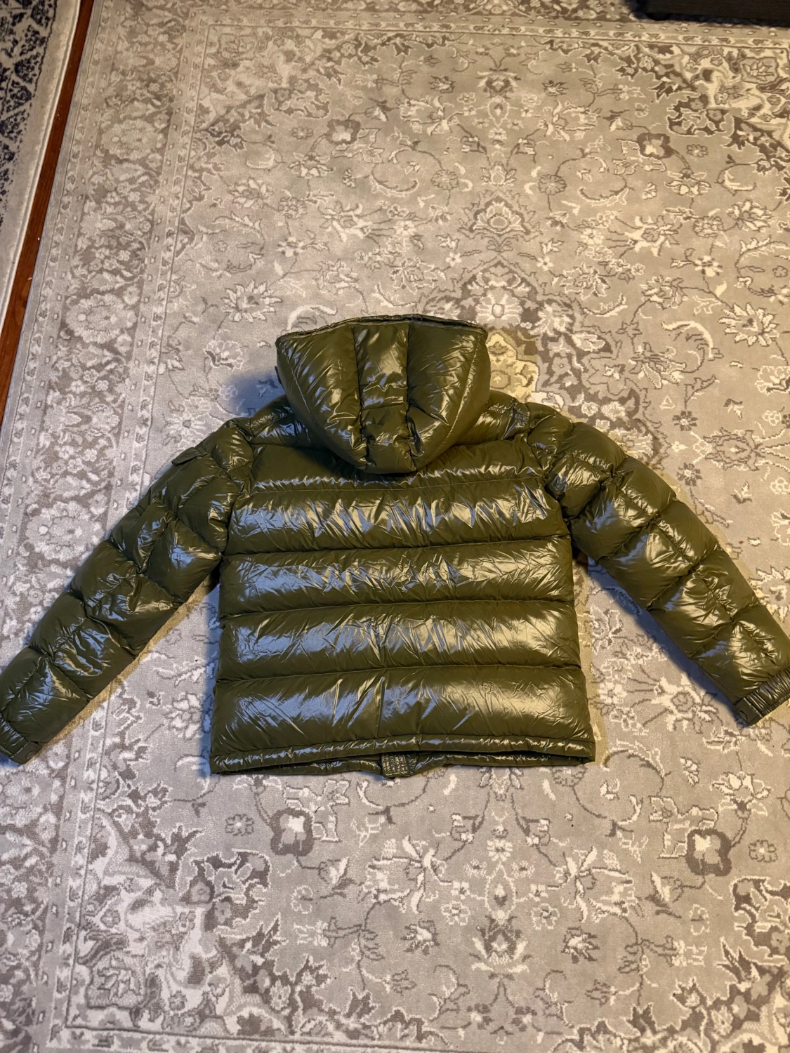 Olivgrön Moncler dunjacka med huva - 4