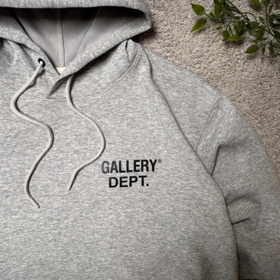 Grå hoodie från Gallery Dept. - 1