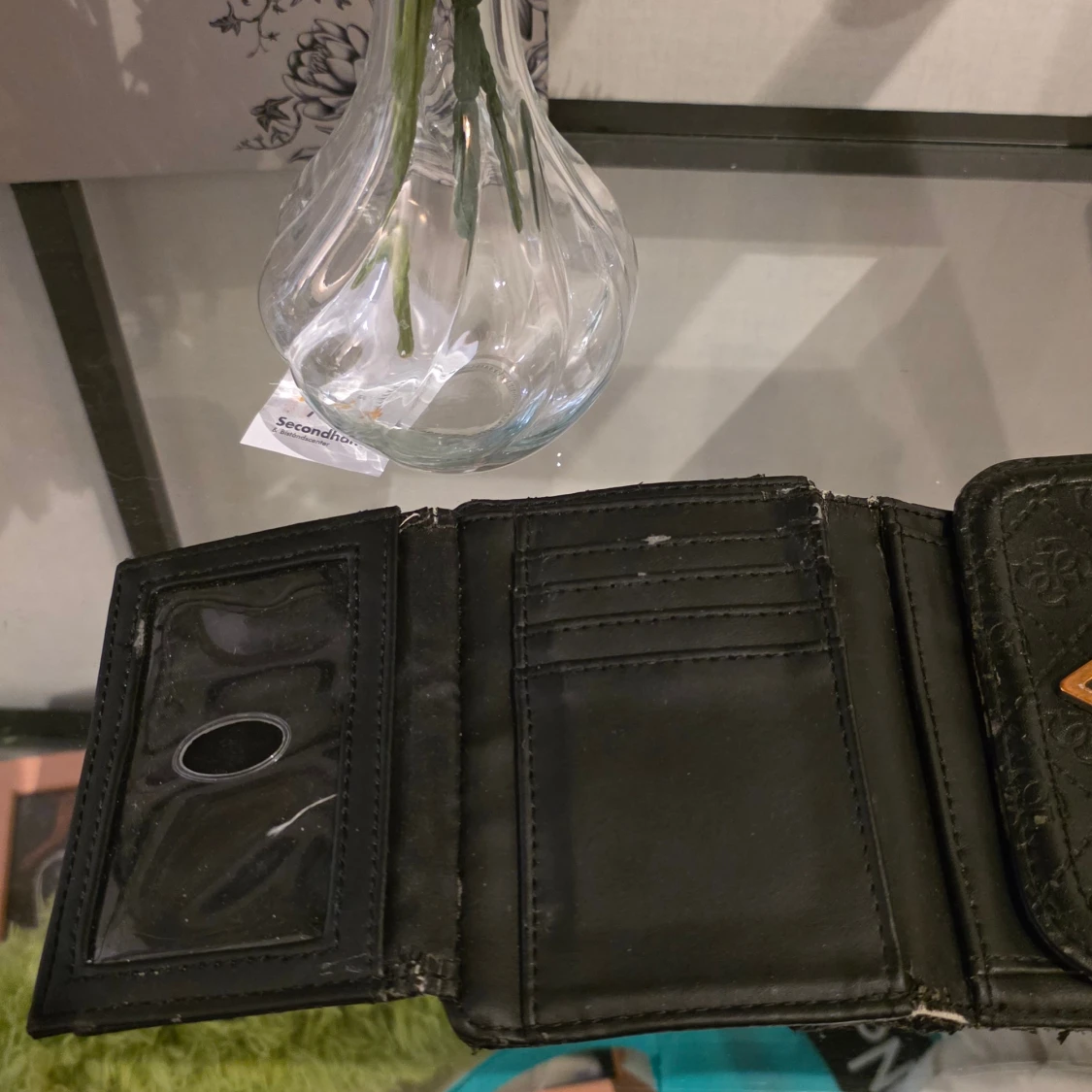 Svart plånbok från Guess med logga - 4