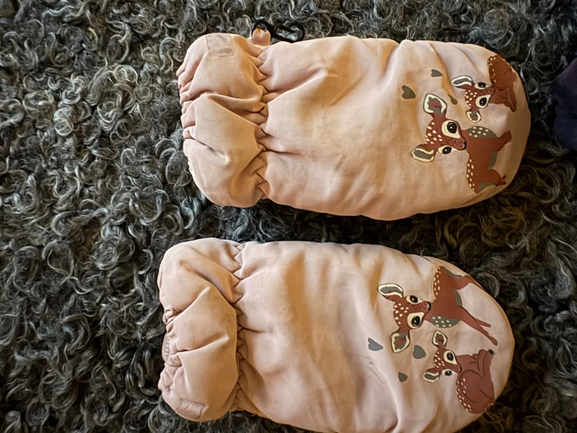 Rosa tumvantar med Bambi-motiv