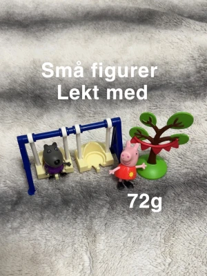 Greta gris figurer - Lekt med så lite skav på färg. De är små och passar Greta gris huset.