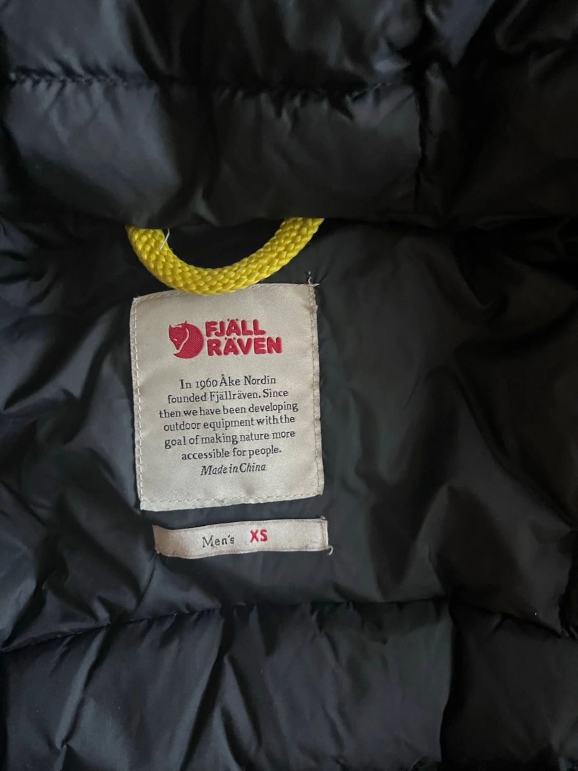 Svart dunjacka från Fjällräven - 4