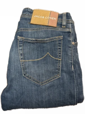 Jacob cohen jeans - Är 185 och väger 71 kg