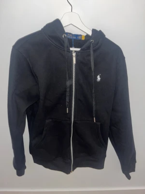 Ralph lauren zip - Passade inte mig därför säljer jag, ställ frågor om den och priset går att förhandla