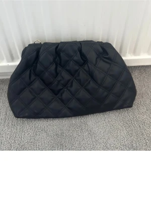 Baguette väska  - Super snygg väska från hm