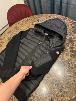 Moncler cardigan - Storlek XL (passar M-L) Condition 7/10 