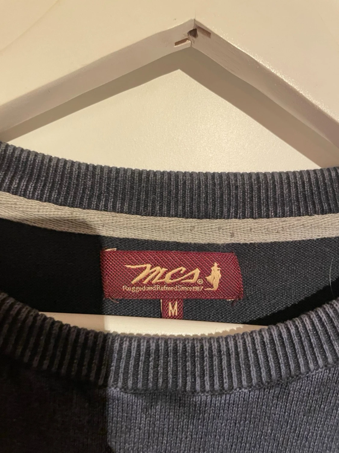 Mörkgrå tröja från MCS med broderi - 2