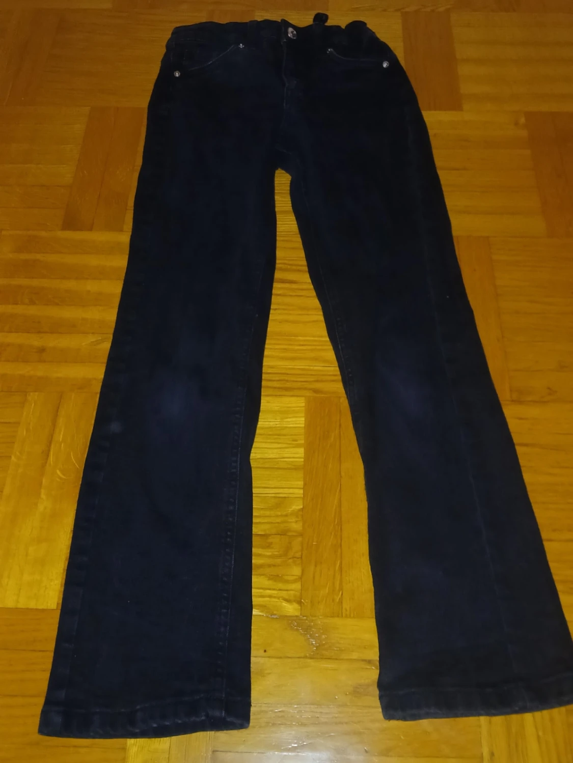 Mörkblå bootcut jeans med justerbar midja