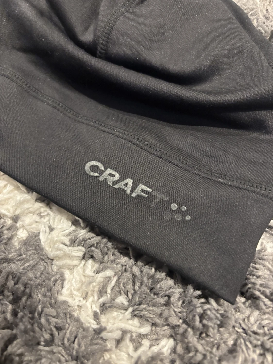 Svart mössa från Craft - 2