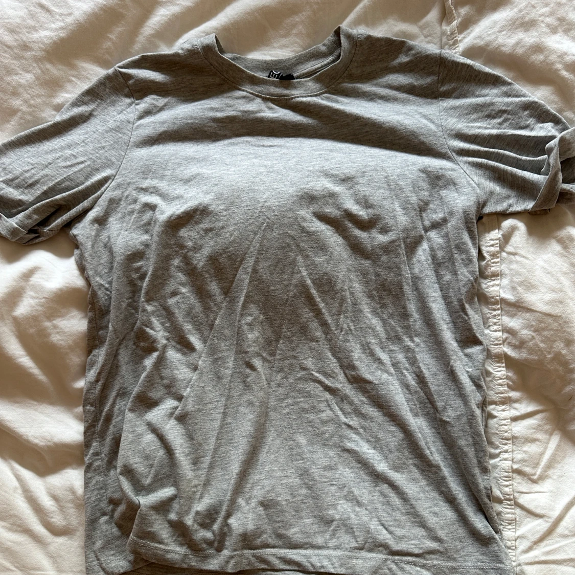 2 Grå basic t-shirts