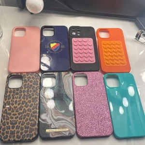 iPhone 12 Pro skal - Säljer mobil skal för jag byt mobil om ni e intresserad av något skal så kan ni skriva så kmr vi på ett pris tsm!