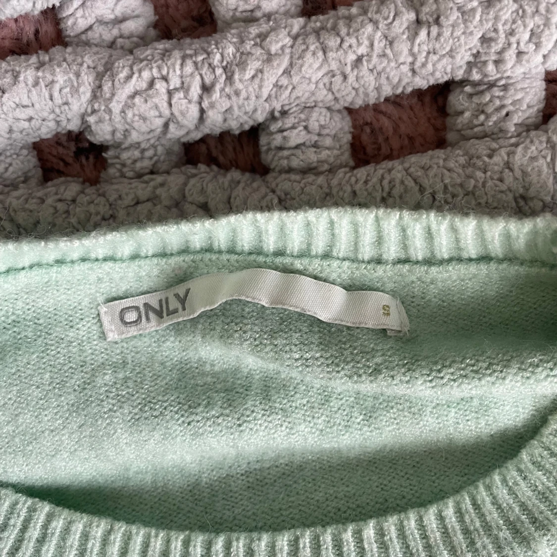 Mintgrön stickad tröja  - 3