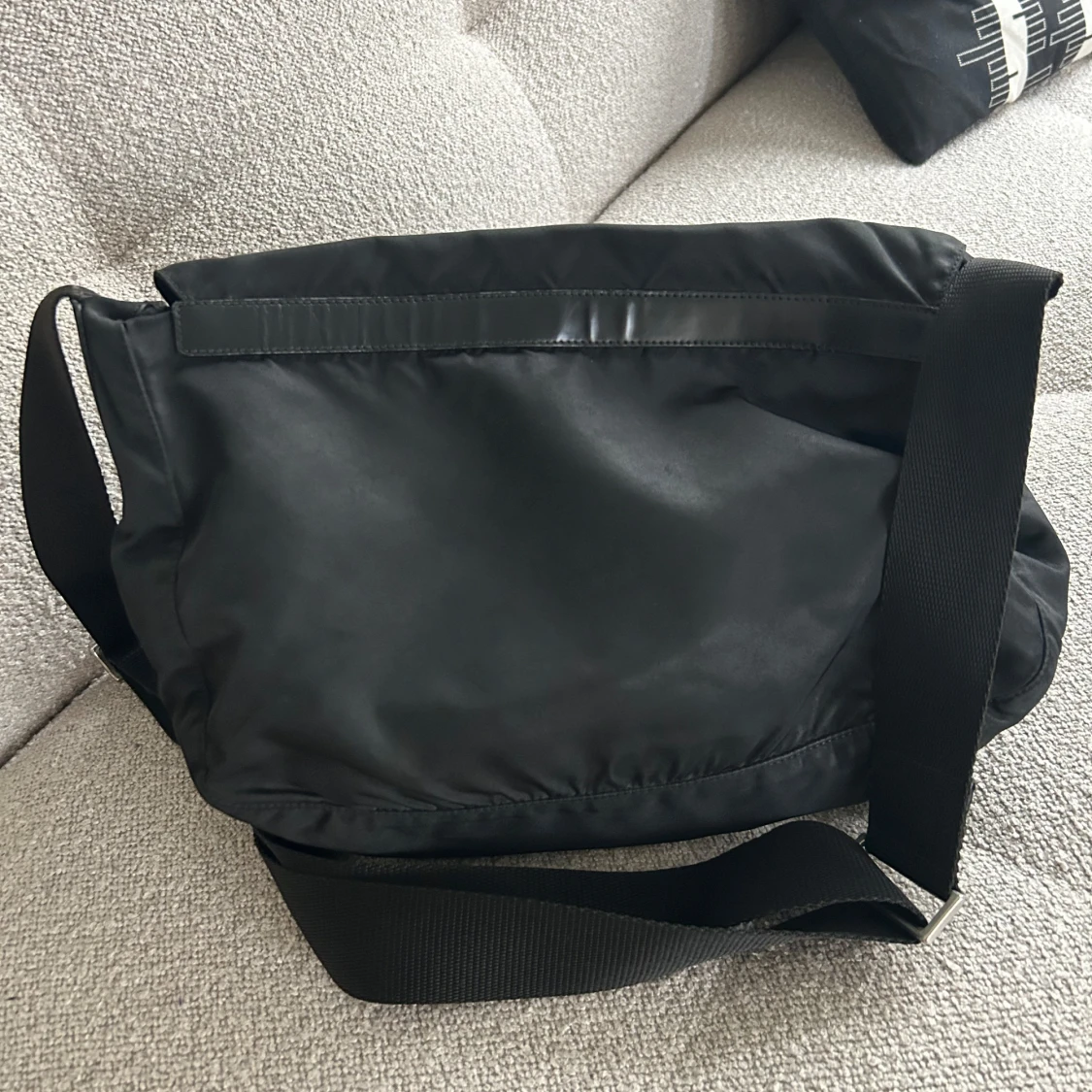 Vintage Prada Tessuto Messengerbag i Nylån - 3