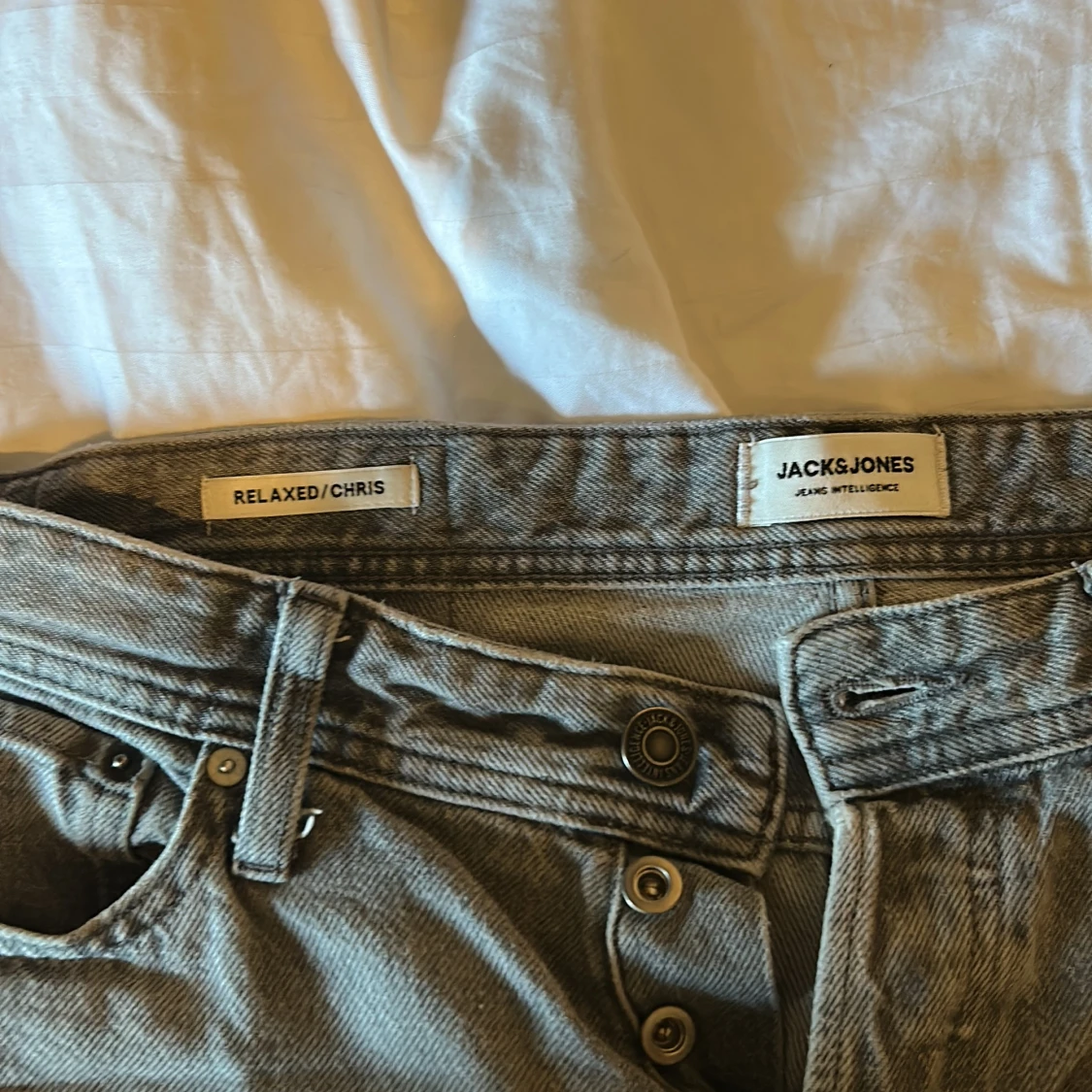 Grå jeans från Jack & Jones Relaxed/Chris - 2