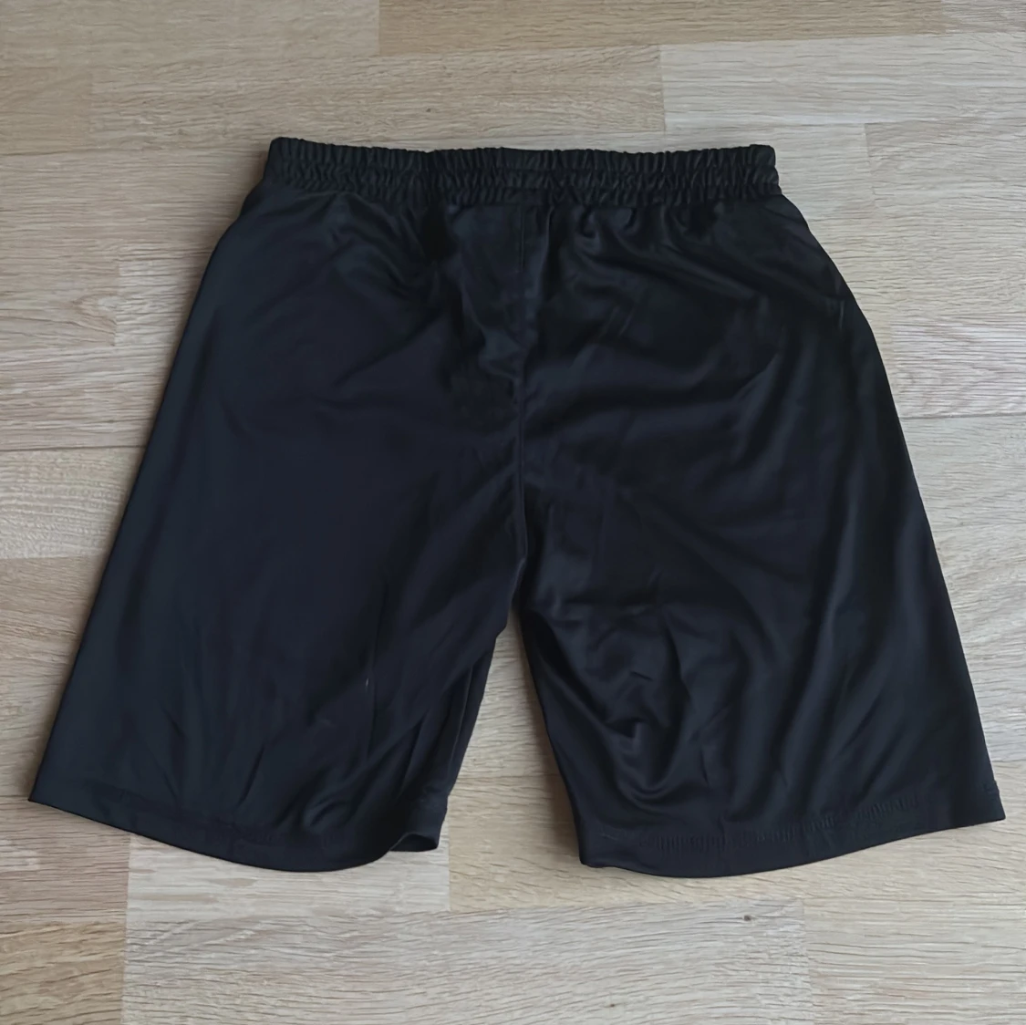 Svarta träningsshorts från Energetics - 1