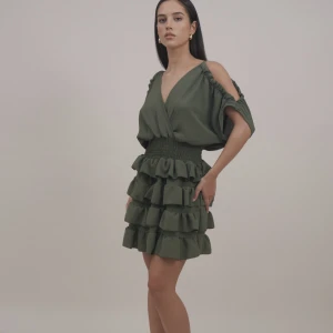 Volangklänning från Wal G - Helt ny med prislapp kvar, storlek XXS/XS men passar större då den e stretchig