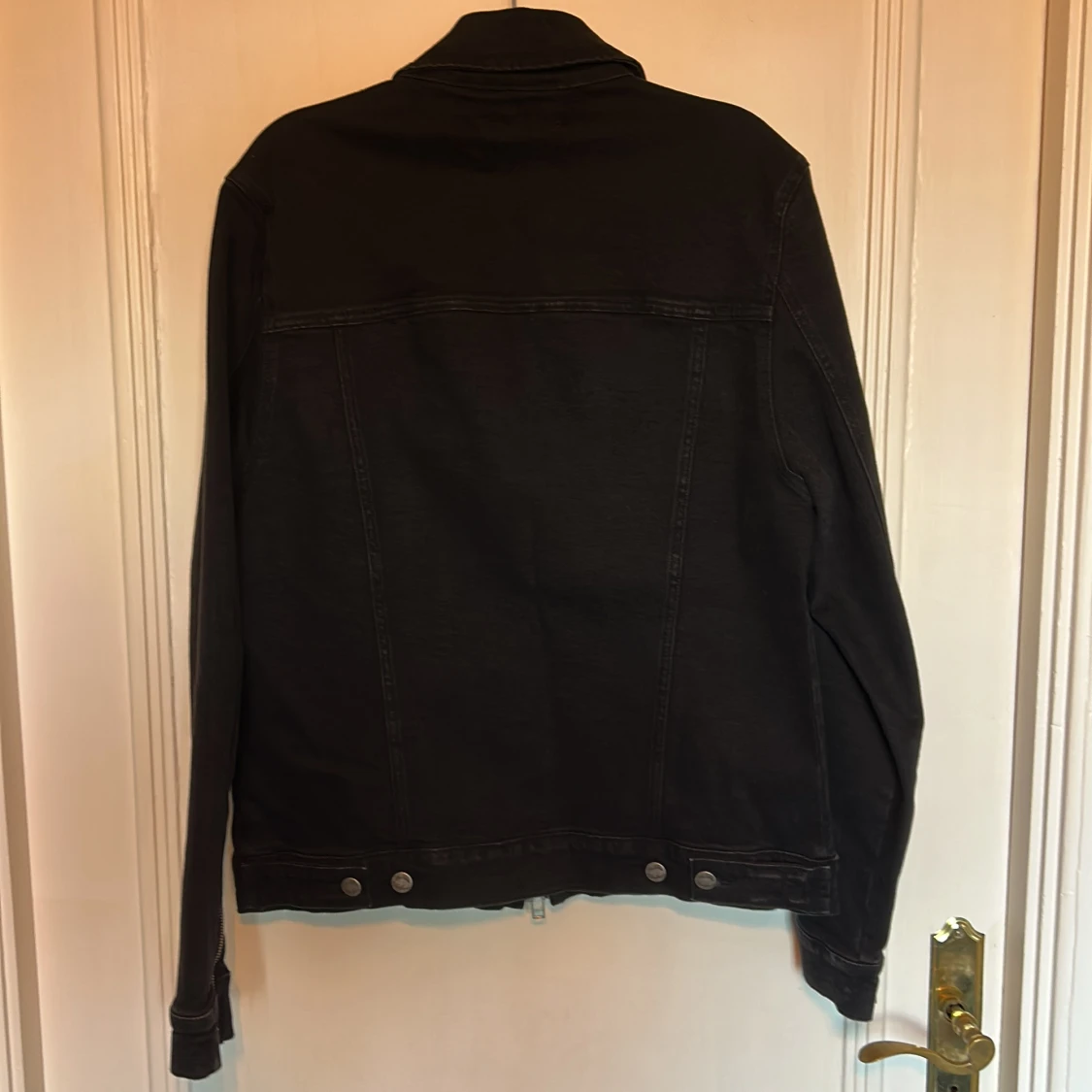 Svart jeansjacka med dragkedja - 1