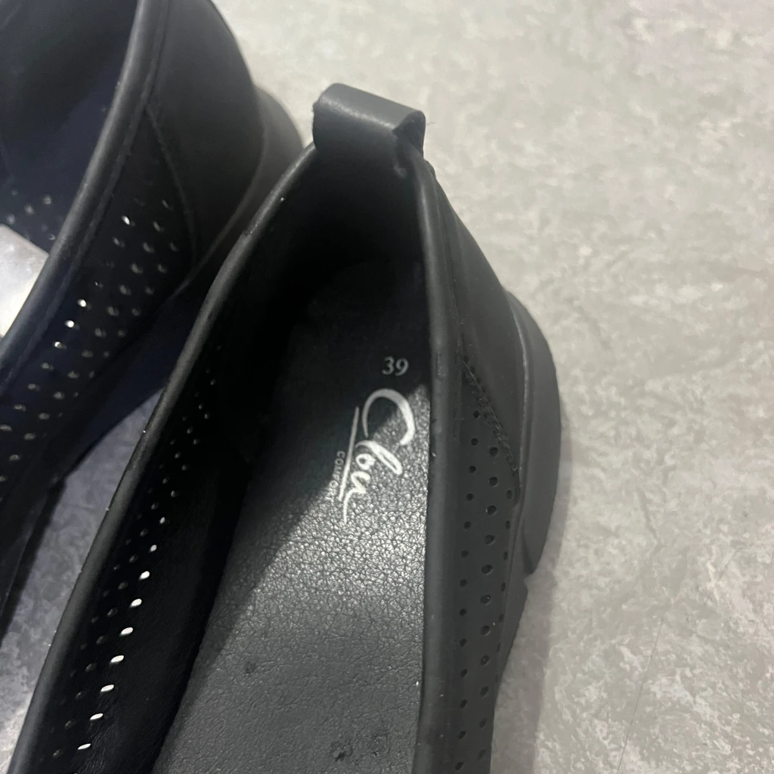 Svarta ballerinaskor i skinn från Clou - 3