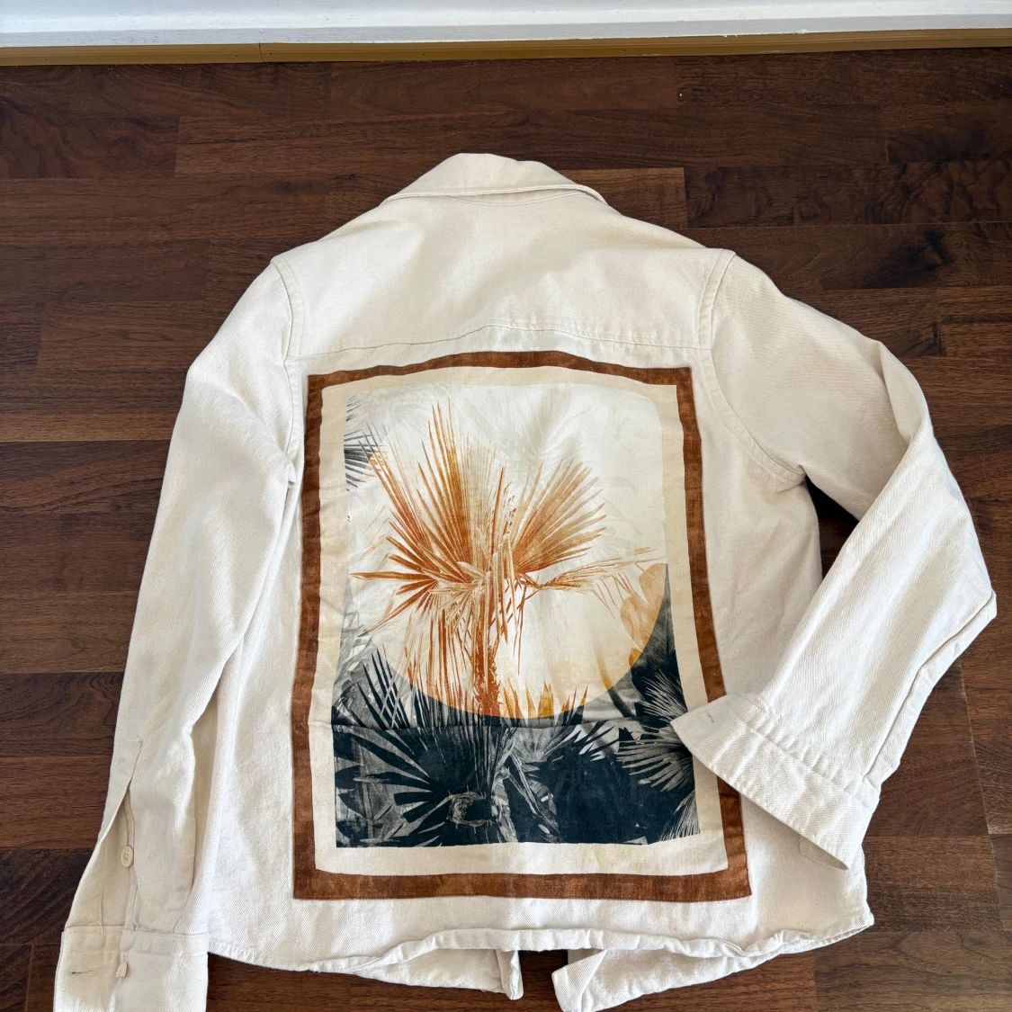 Beige overshirt från Zara med print - 2