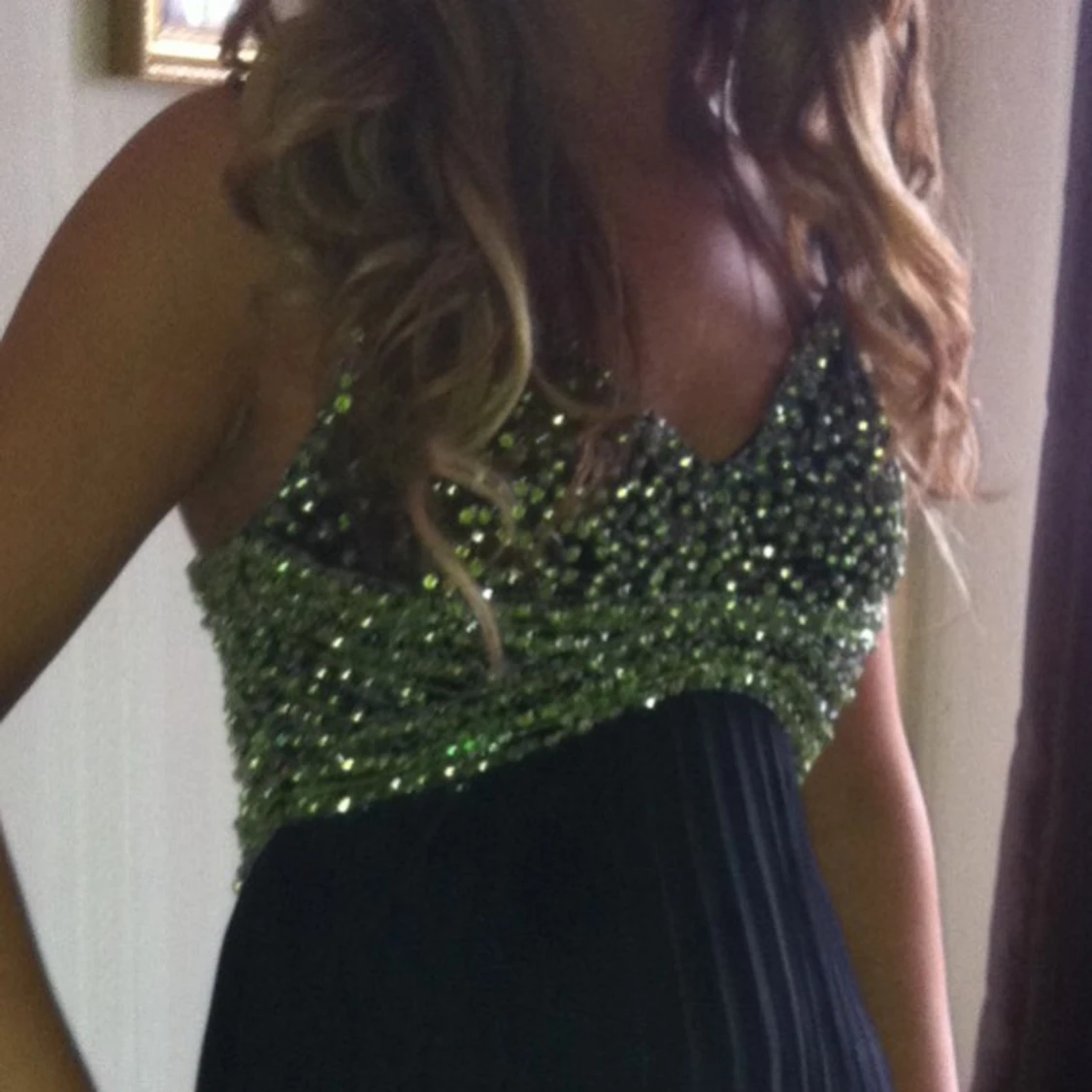 Glittrig långklänning med paljetter