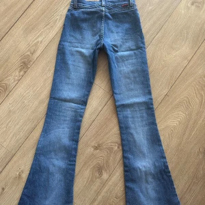 Vintage jeans - Så coola vintage jeans. Som i nyskick!🩷🩷