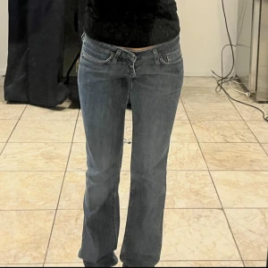 Lee lågmidjade bootcut jeans - Jättesnygga lågmidjade bootcut jeans från Lee!🌟❣️