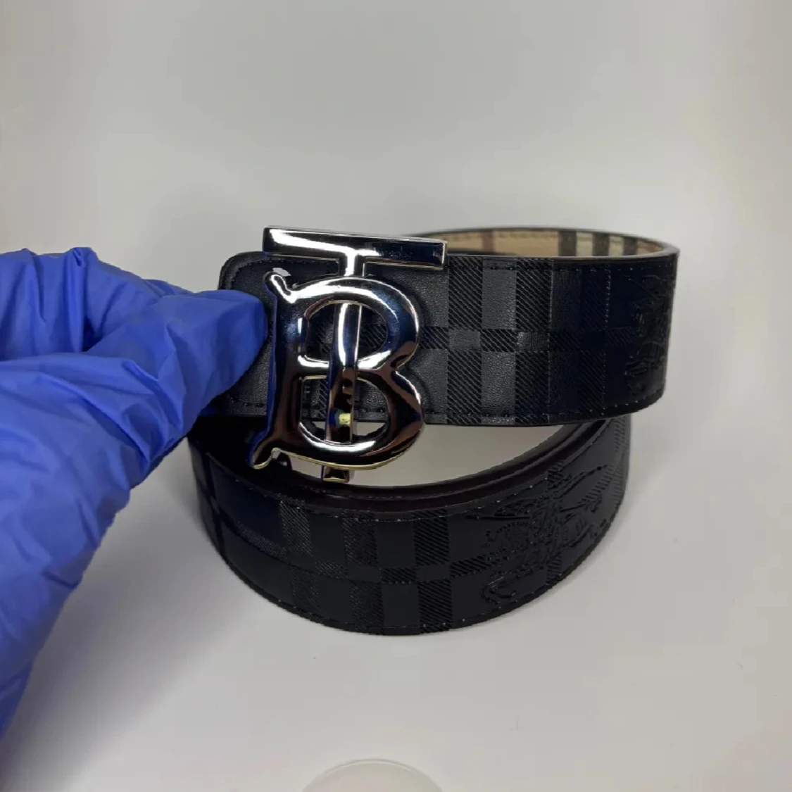 Burberry-inspirerat bälte med B-spänne - 1