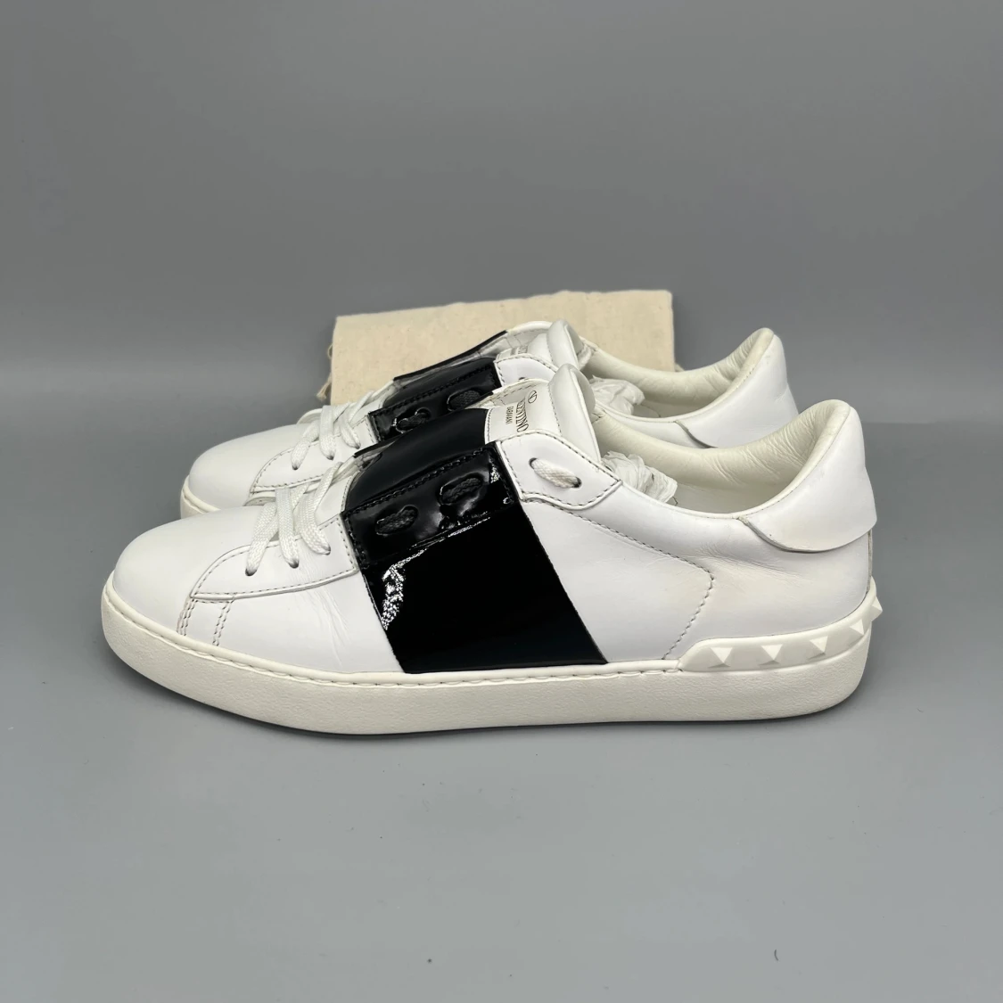 Valentino Open Sneaker Patent Svart