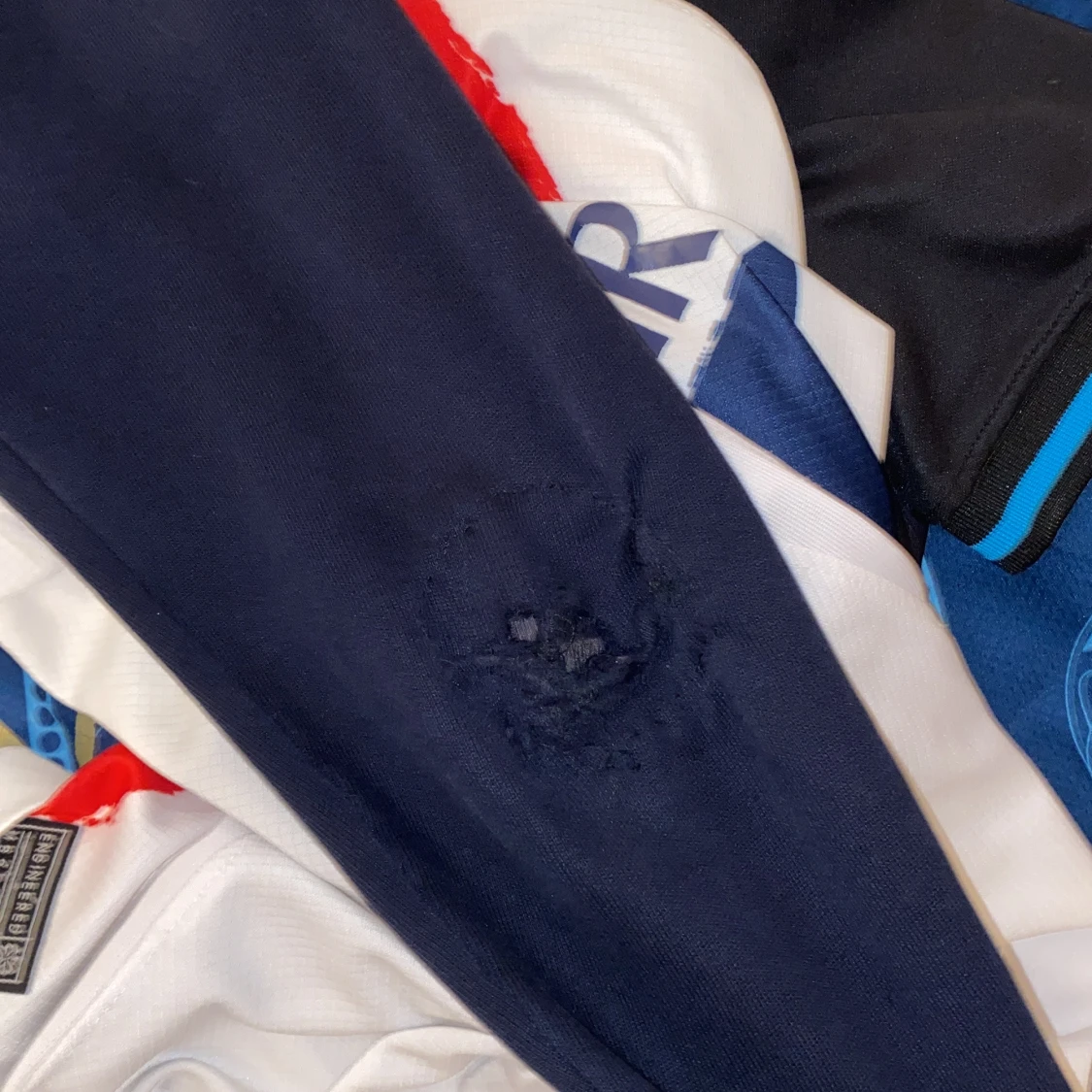 Mörkblå hoodie från Marc O'Polo - 3