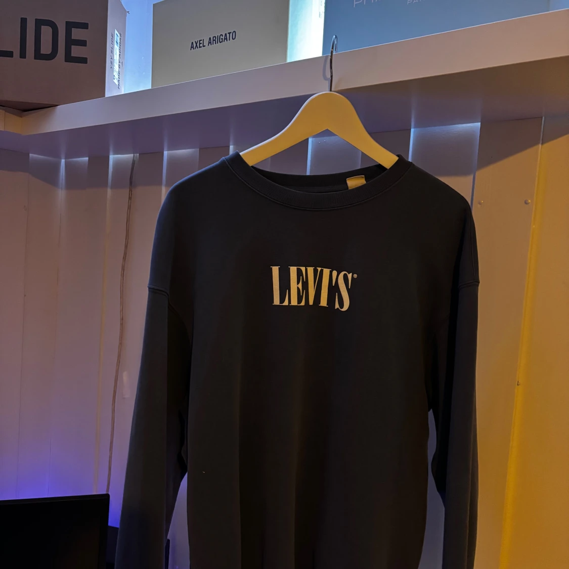 Blå sweatshirt från Levis - 1