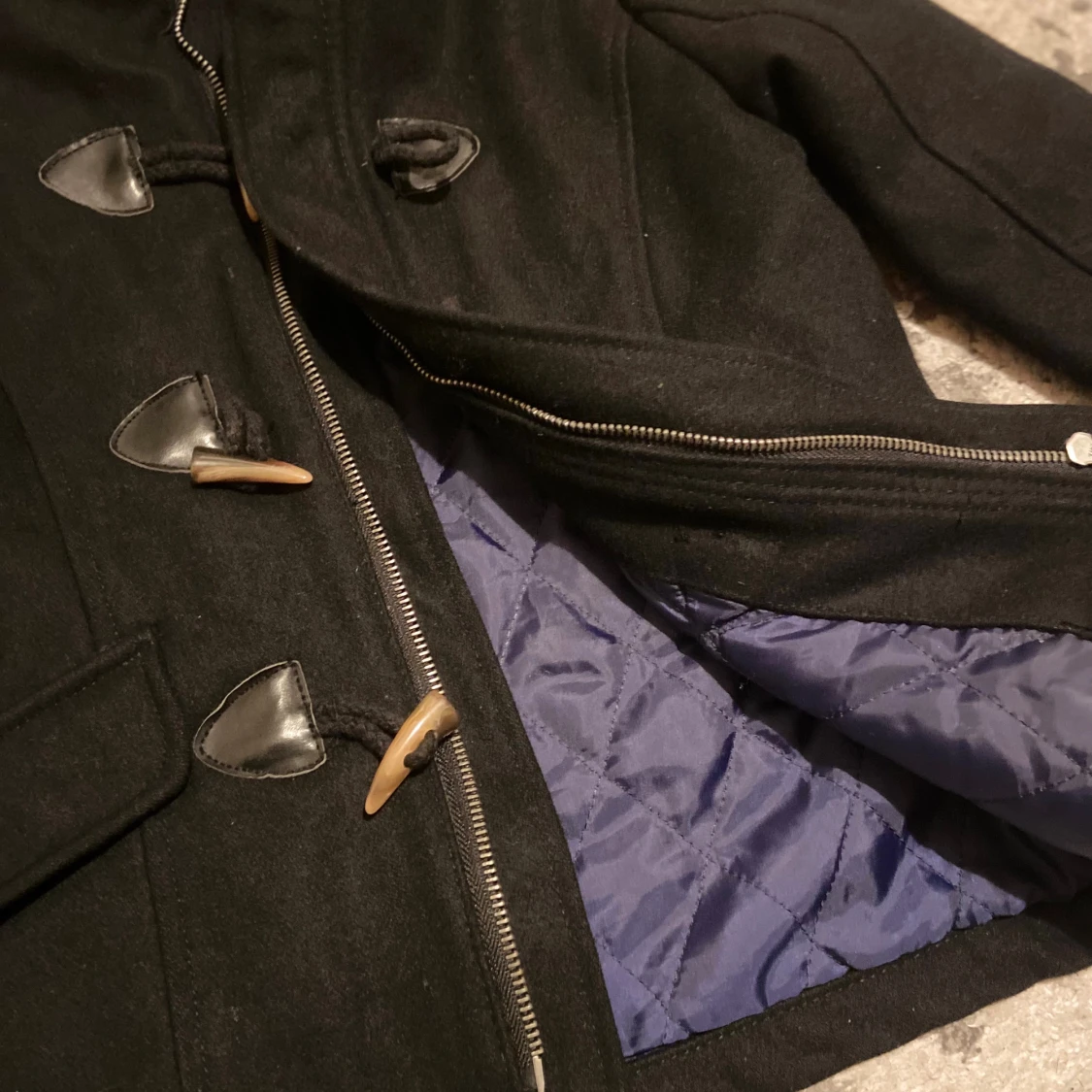 Svart Barn duffeljacka från Okaou  - 1