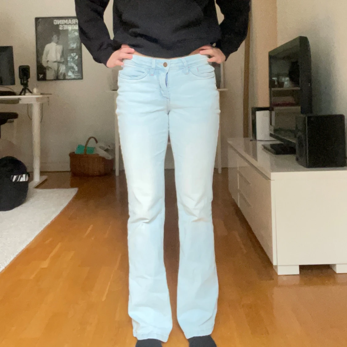 Ljusblå bootcut jeans