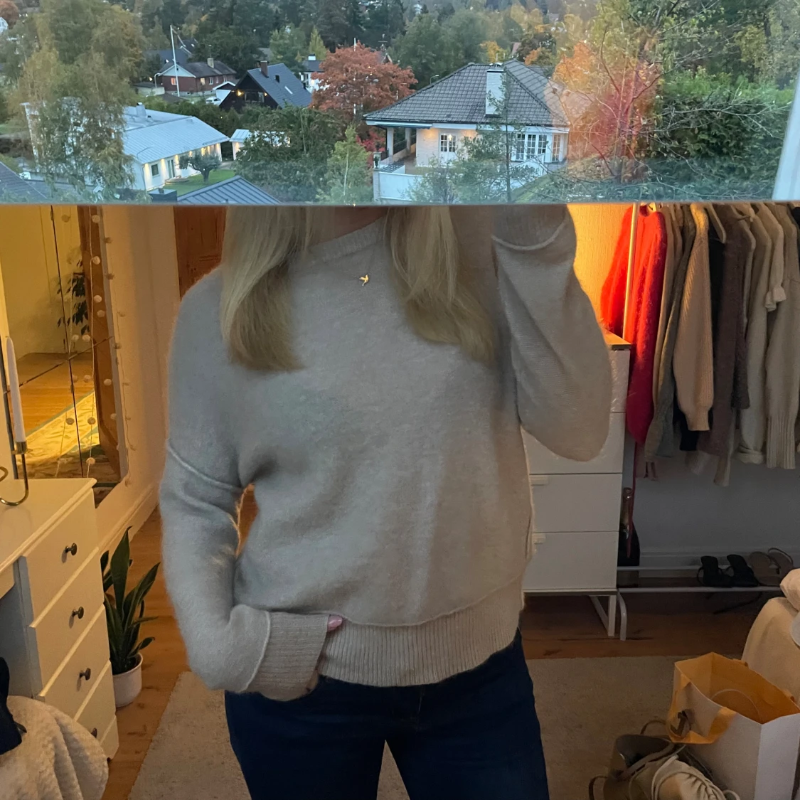 Beige stickad tröja By Malene Birger