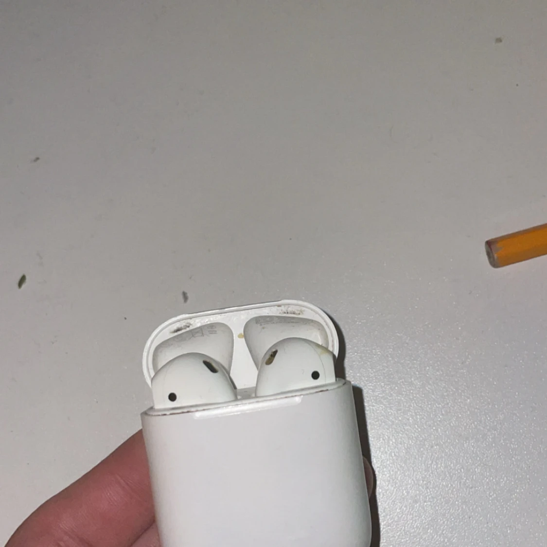 AirPods (2nd generation)
