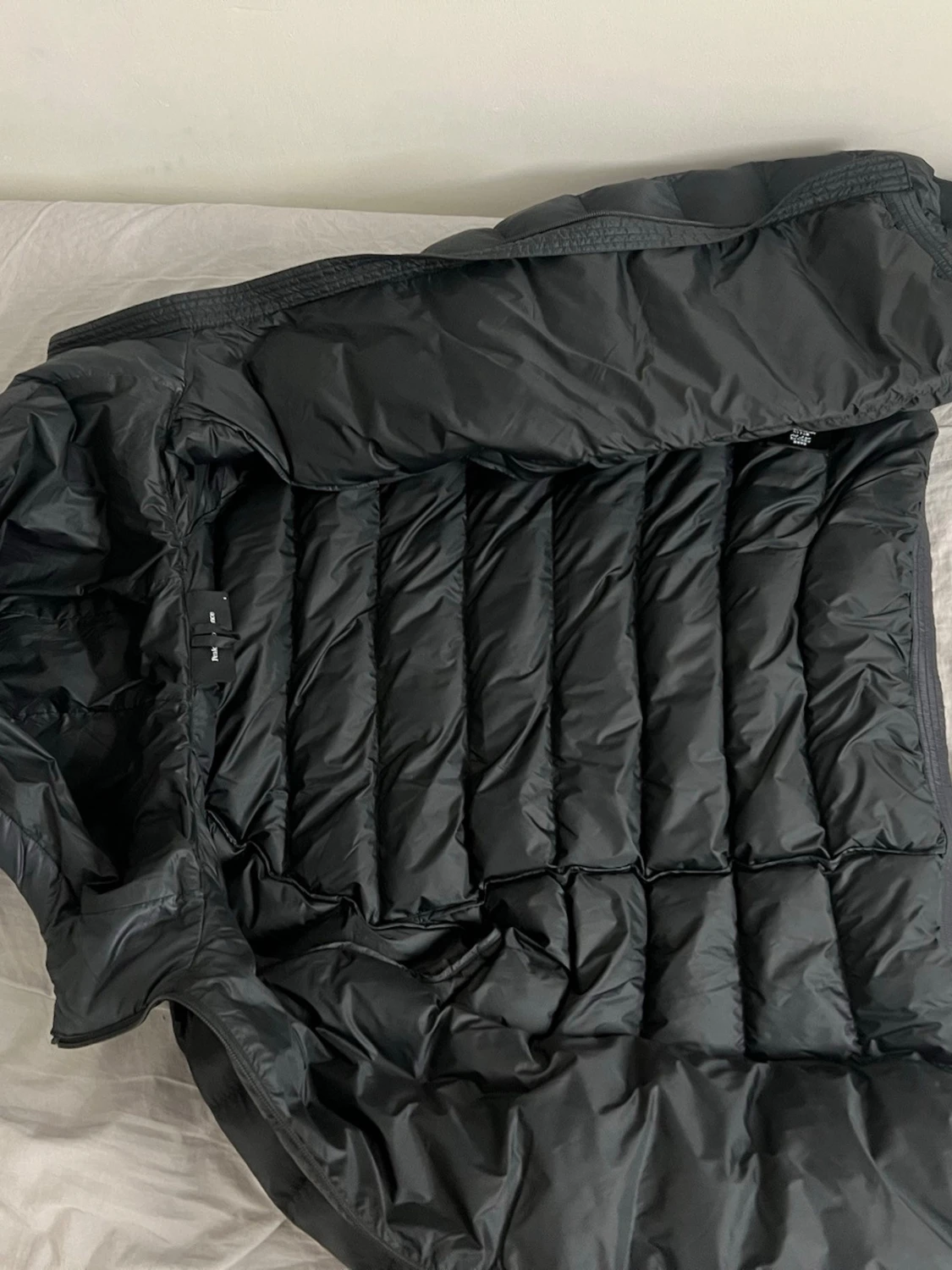 Svart pufferjacka Peak Performance L - 1