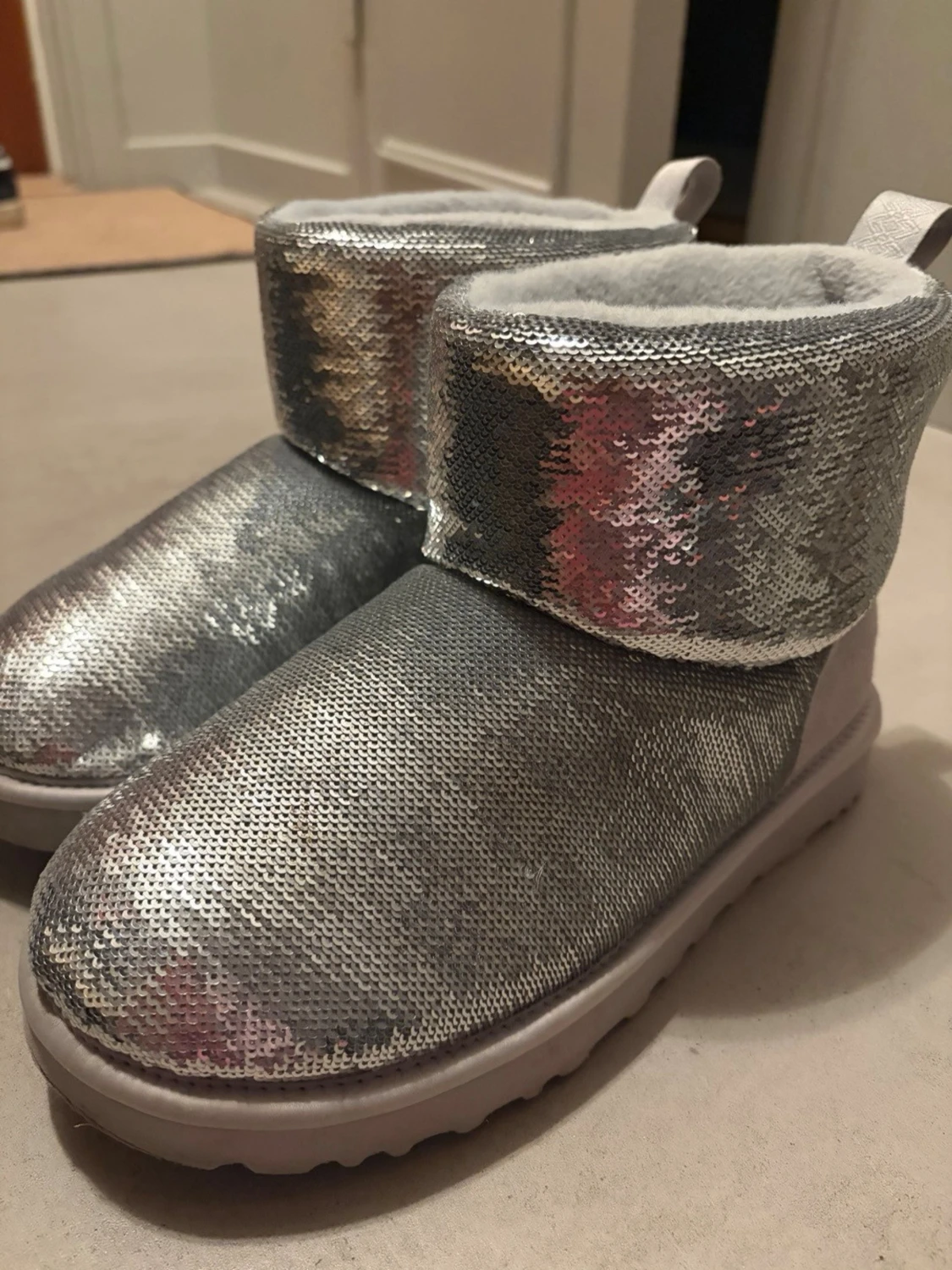 UGG boots med silverpaljetter - 1