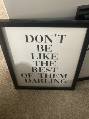 Tavlor!  - Säljer dessa super fina tavlor vet inte storleken men om ni är intresserade så kollar jag upp det! Säljer i pack men går o sälja en o en! 