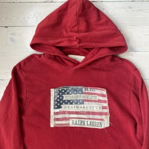 Ralph Lauren hoodie  - Sjukt fet Ralph Lauren hoodie i mycket fint skick 🙌 Skriv vid fråga 👍 