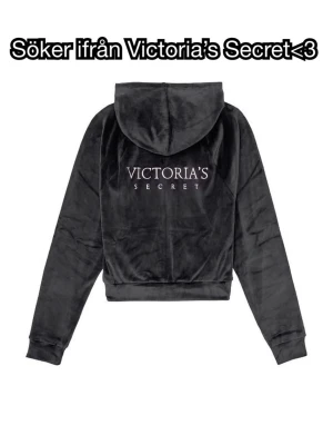 SÖKER FRÅN VICTORIA’S SECRET<3 - Söker denna hoodien ifrån Victoria’s Secret i storlek S , hade varit ytterst tacksam om någon ville sälja<3 Pris kan diskuteras<3