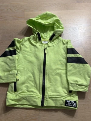 Kappahl  - Mycket fin hoodie från Kappahl i mycket fint använd skick 