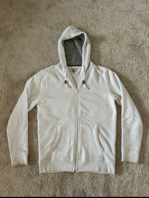Hoddie vit, från Tommy Hilfiger - Ni Tommy hilfiger Hoddie, aldrig använd 