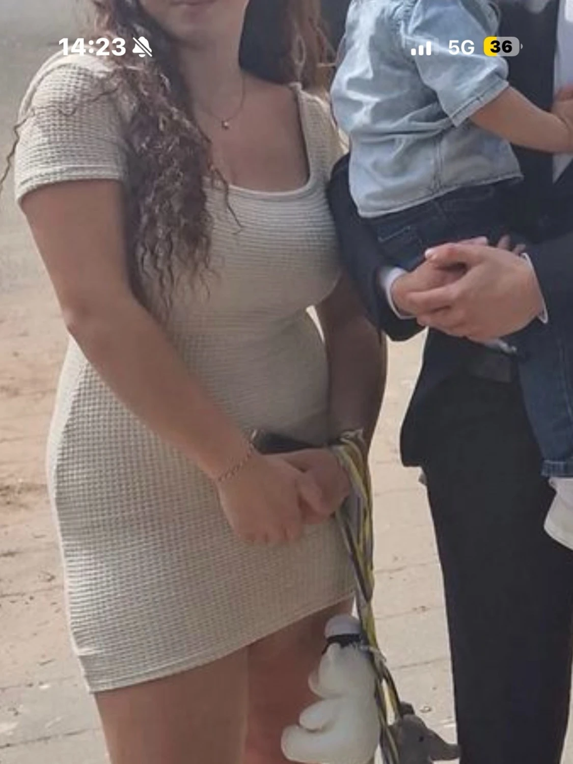 Beige ribbad kortklänning - 1