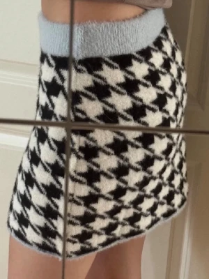 minikjol - kjol från h&m i storlek s. använd ”köp nu”. 5/1-2026