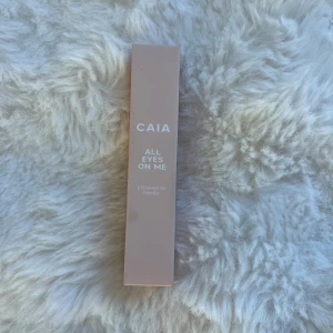 CAIA All Eyes On Me ögonskuggsprimer - Säljer en ögonskuggsprimer från CAIA kalendern, helt oanvänd