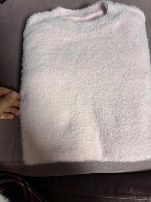 Rosa tröja - Helt nytt tog på mig 2 elr 3 gånger bra för vinter👍