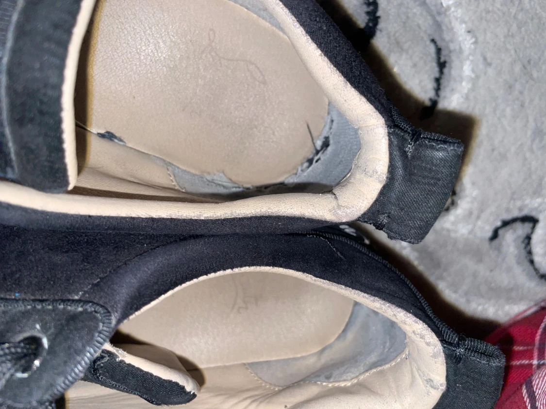 Svarta Christian Loubitin  - 2