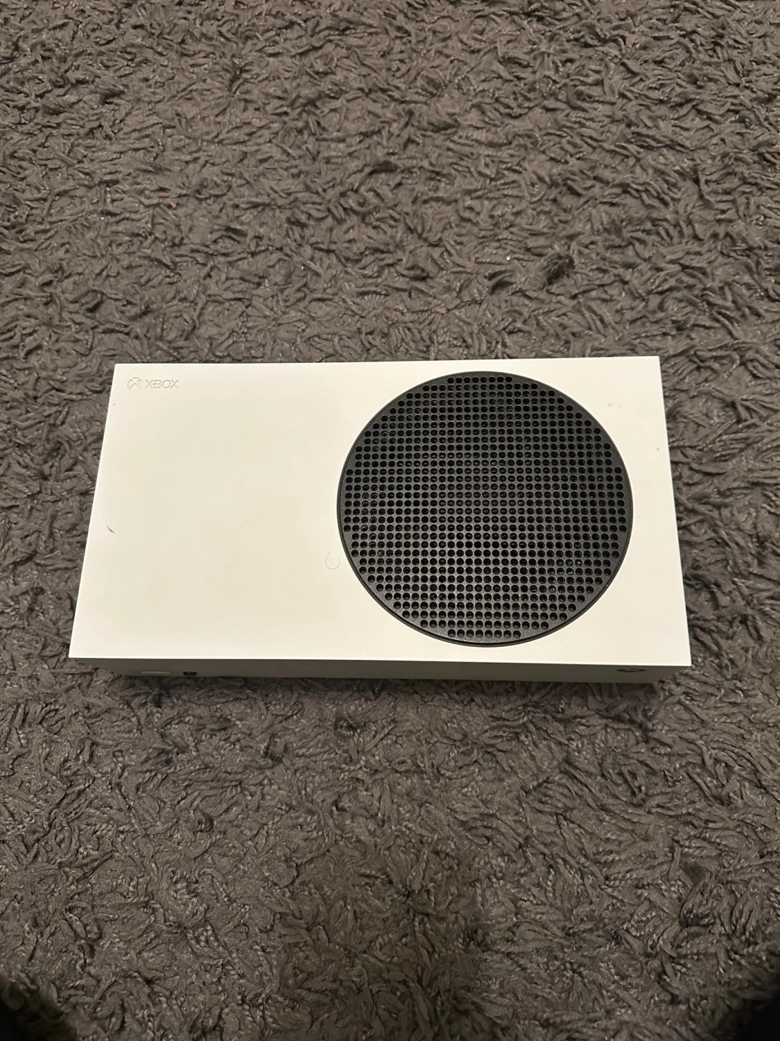 Xbox Series S med två kontroller - 1